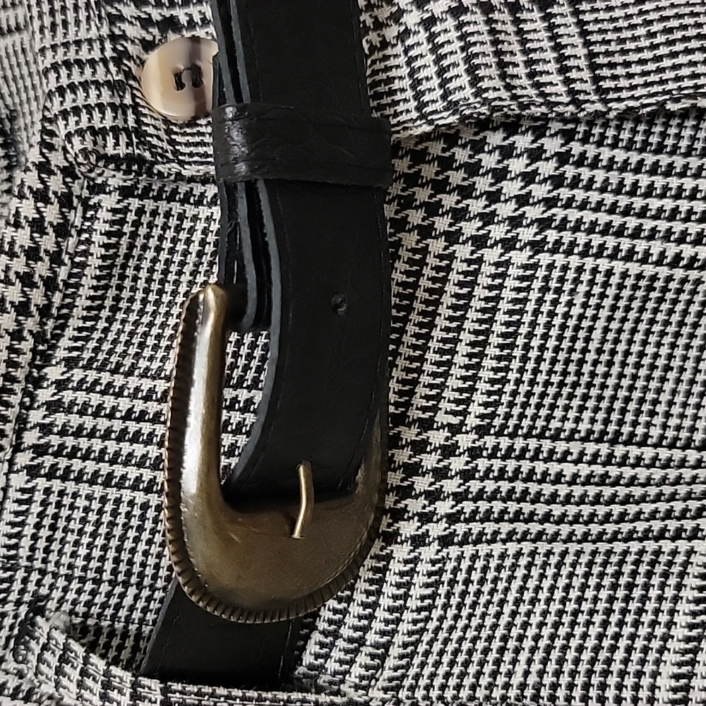 Vintage | Bill Blass | Plaid High Rise Belted Bermuda Shorts - Picture 5 of 15